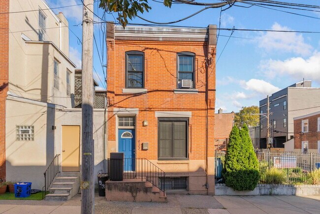 property at 933 N 30th St