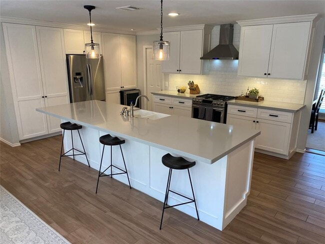 property at 4805 Kinglet St