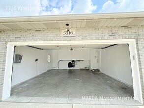 3316 Kenilworth Dr in Windsor, ON - Building Photo - Building Photo