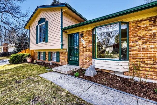 2501 Sunrise Ct in Louisville, CO - Building Photo - Building Photo