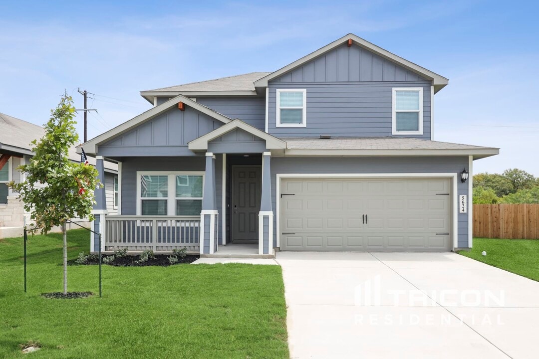 5624 Luna Pass in Saint Hedwig, TX - Building Photo