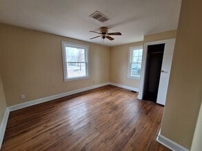 2609 Pioneer Rd in Louisville, KY - Foto de edificio - Building Photo