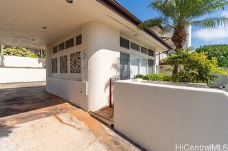 824 Ikena Cir in Honolulu, HI - Building Photo - Building Photo