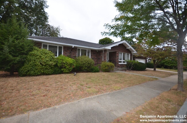 property at 20 Mossdale Rd