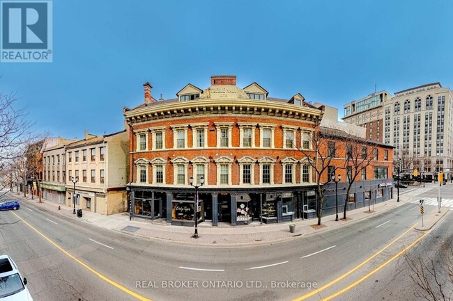 85-285 King St E
