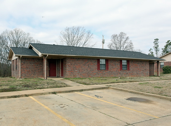 Holly Estates in Holly Springs, MS - Building Photo - Building Photo