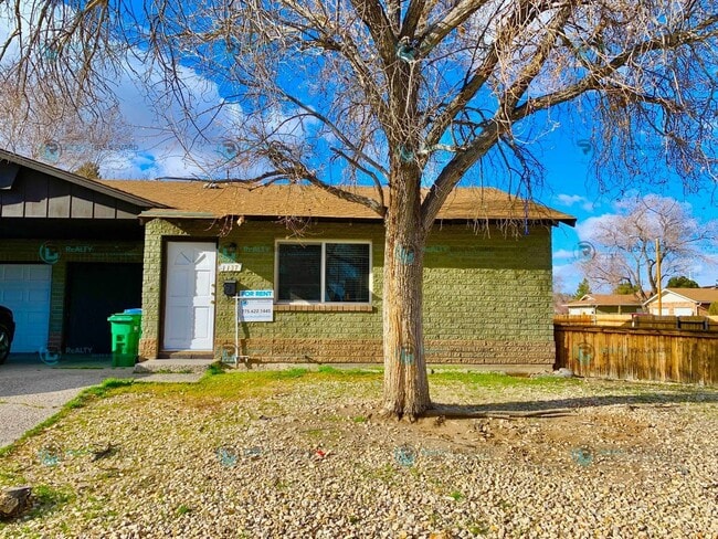 property at 1137 Arnold Dr