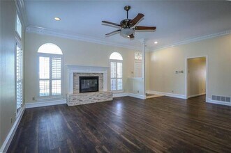 800 Sundance Cir in Irving, TX - Building Photo - Building Photo