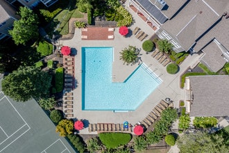 Crossings of Bellevue in Nashville, TN - Building Photo - Building Photo