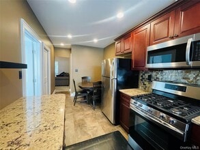47-32 39th St in Queens, NY - Building Photo - Building Photo