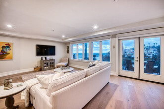 412 Arenoso Ln, Unit 107 in San Clemente, CA - Foto de edificio - Building Photo