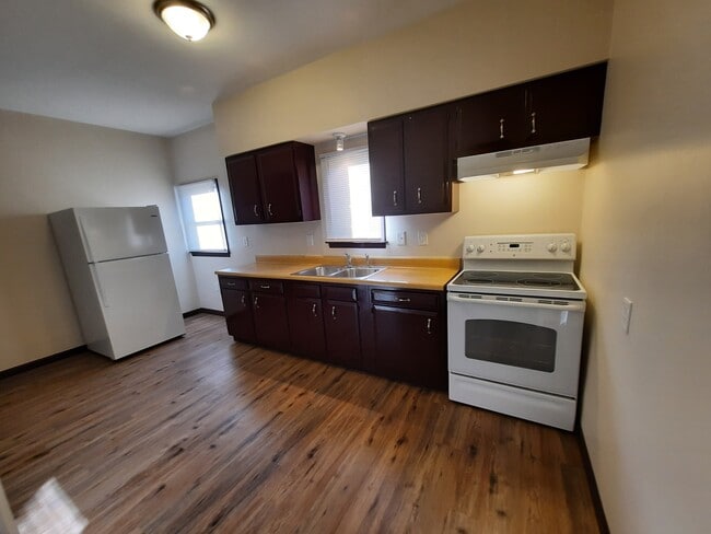 7318 Buffalo Ave, Unit 2, Unit 2
