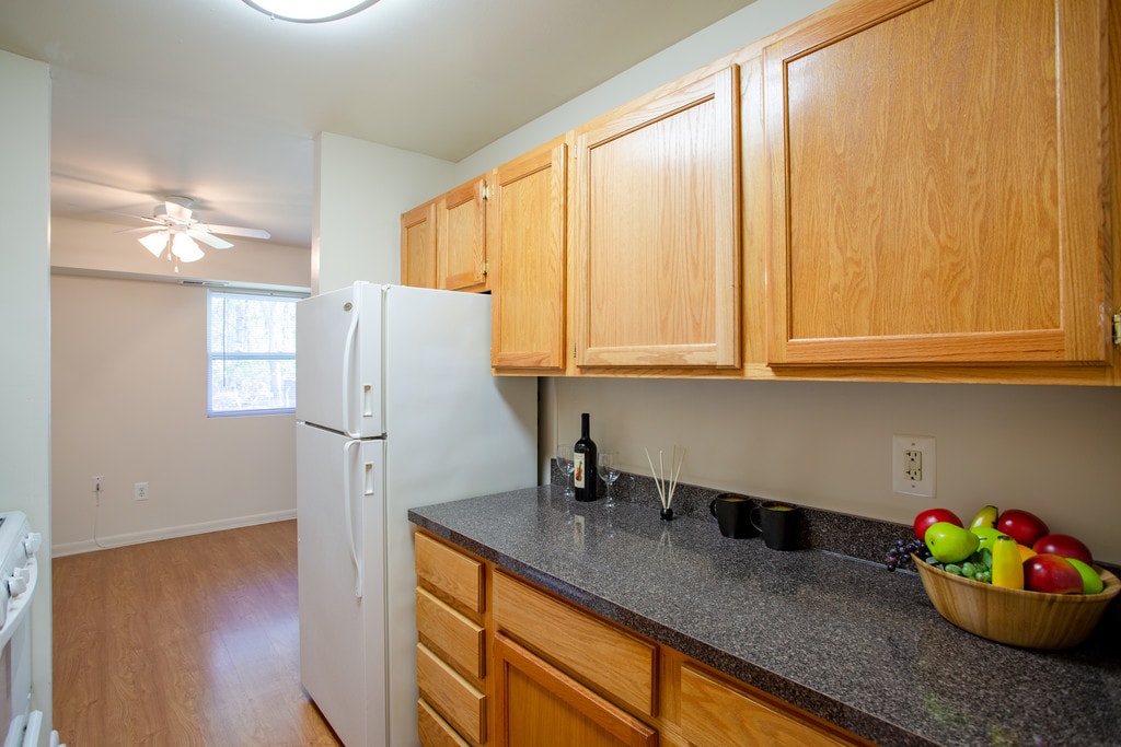 Holly Court Apartments in Pitman NJ ApartmentHomeLiving com Holly Court Apartments in Pitman NJ ApartmentHomeLiving com