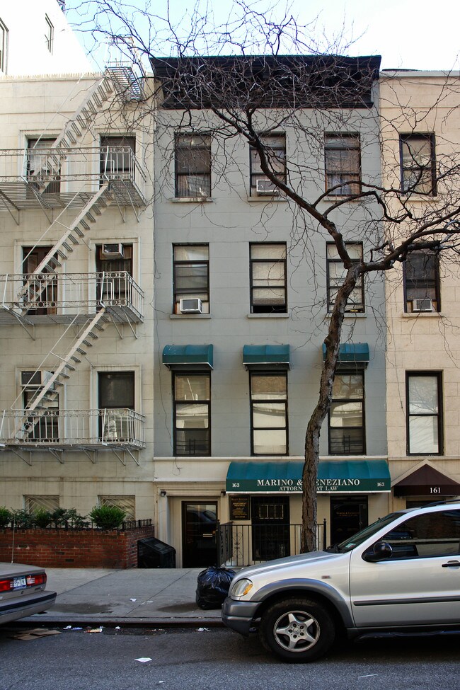 163 W 71st St in New York, NY - Building Photo - Building Photo