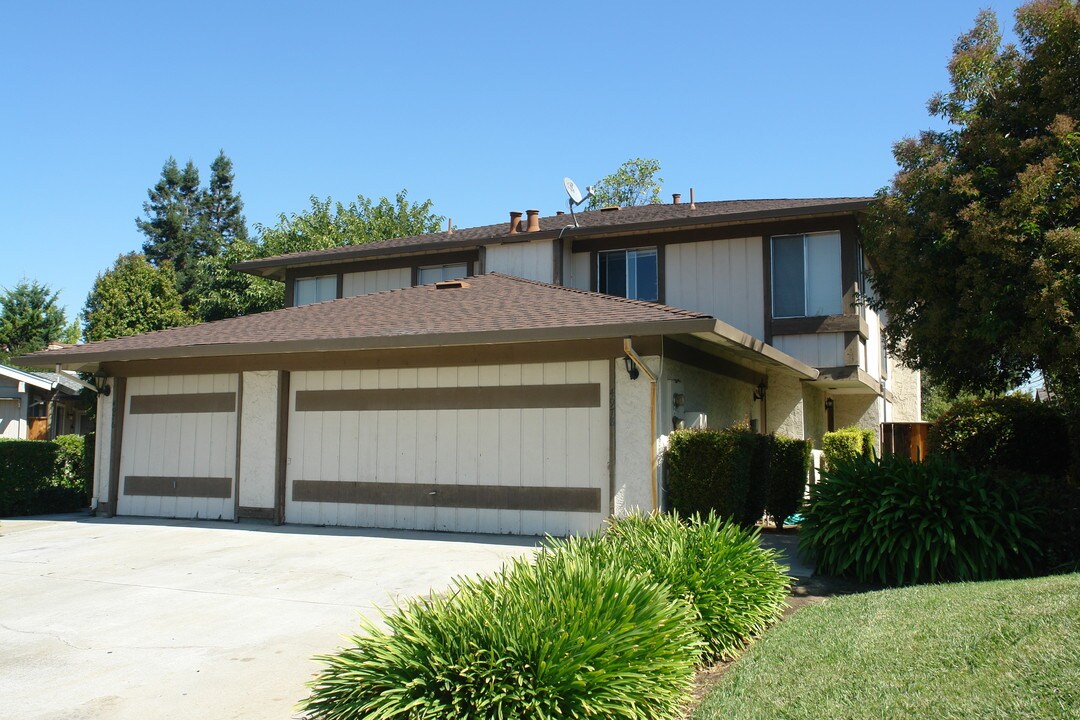 4976-4978 Geomax Ct in San Jose, CA - Foto de edificio