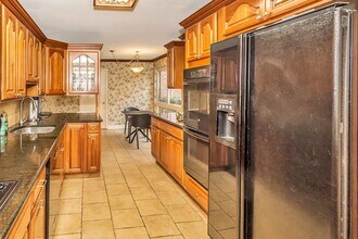 160 Dove Hill Dr in Manhasset, NY - Building Photo - Building Photo