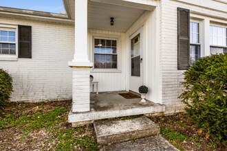7172 Lascassas Pike in Lascassas, TN - Building Photo - Building Photo
