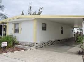 7424 Egress Ln in New Port Richey, FL - Building Photo