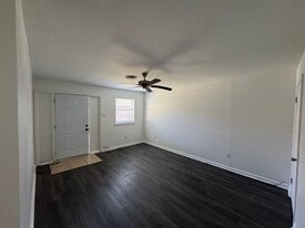 6493 Marcie St in Metairie, LA - Building Photo