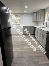 10503 E Scarritt Ave in Sugar Creek, MO - Foto de edificio - Building Photo