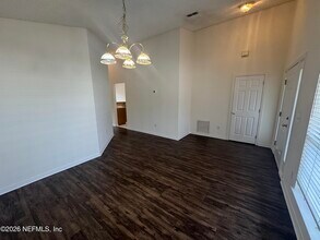 7557 Cliff Cottage Dr in Jacksonville, FL - Building Photo - Building Photo