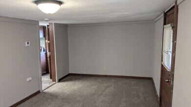 2432 31st St NE in Canton, OH - Foto de edificio - Building Photo