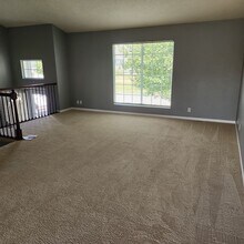 18809 Cinnamon St in Omaha, NE - Building Photo - Building Photo