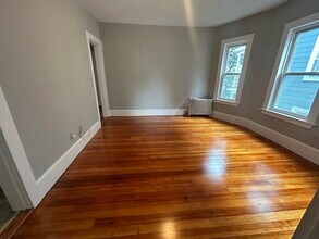 82 Conwell Ave in Somerville, MA - Building Photo - Building Photo