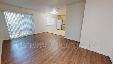 1013 Echo Rd in Redding, CA - Building Photo - Building Photo