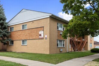 6212 W 64th Pl in Chicago, IL - Building Photo - Building Photo