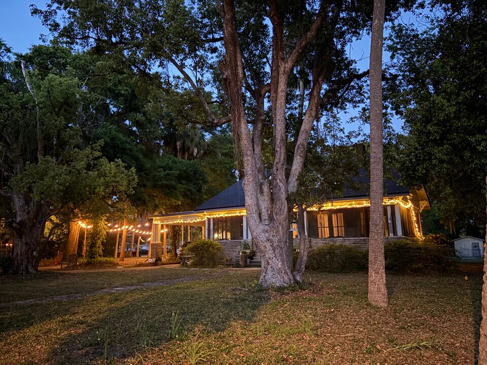 6405 N 15th St in Tampa, FL - Building Photo