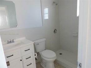 3225 SW 27th St in Miami, FL - Building Photo - Building Photo