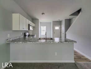 185 Buckhorn Ave in Holly Ridge, NC - Foto de edificio - Building Photo