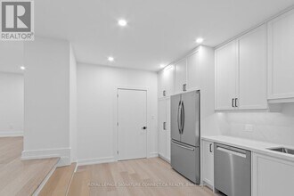 93 Highfield Rd in Toronto, ON - Building Photo - Building Photo