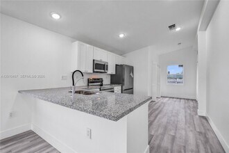 763 NW 80th St in Miami, FL - Building Photo - Building Photo
