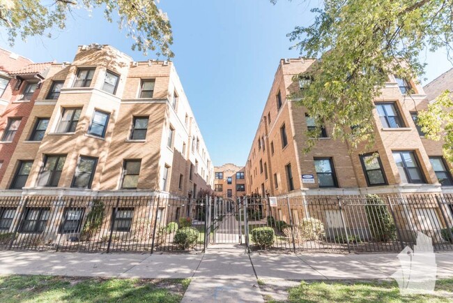 2615 N Spaulding Ave, Unit 2617.5-3s in Chicago, IL - Building Photo - Building Photo