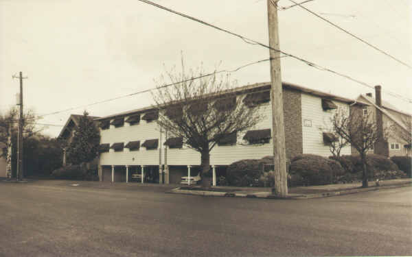 Lloyd Court in Portland, OR - Building Photo - Building Photo