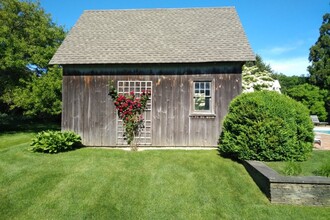 303 Sagg Main St in Sagaponack, NY - Building Photo - Building Photo