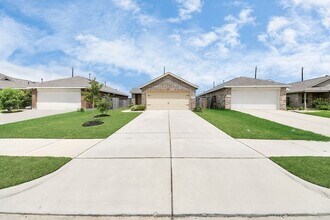 4319 Palmetto Grv Ln in Baytown, TX - Building Photo - Building Photo