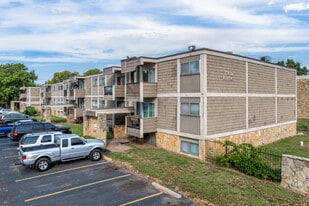 Twin Rivers Apartments in Wichita, KS - Building Photo
