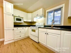 1529 Windermere Rd in Windsor, ON - Building Photo - Building Photo