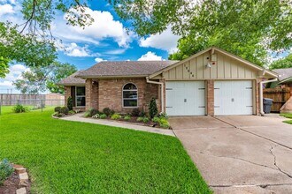 12646 Barbizon Dr in Houston, TX - Building Photo - Building Photo