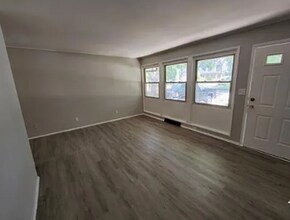 1101 N Mckinley Ave in Champaign, IL - Building Photo - Building Photo