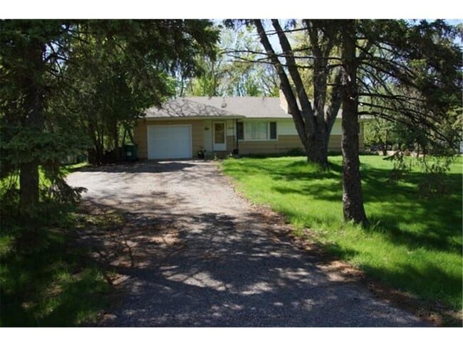 3006 Atwood Dr in Hopkins, MN - Building Photo - Building Photo