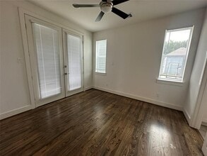 1535 W 24th St in Houston, TX - Foto de edificio - Building Photo
