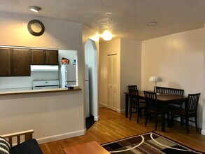 8 Follen St, Unit 1 in Boston, MA - Building Photo - Building Photo