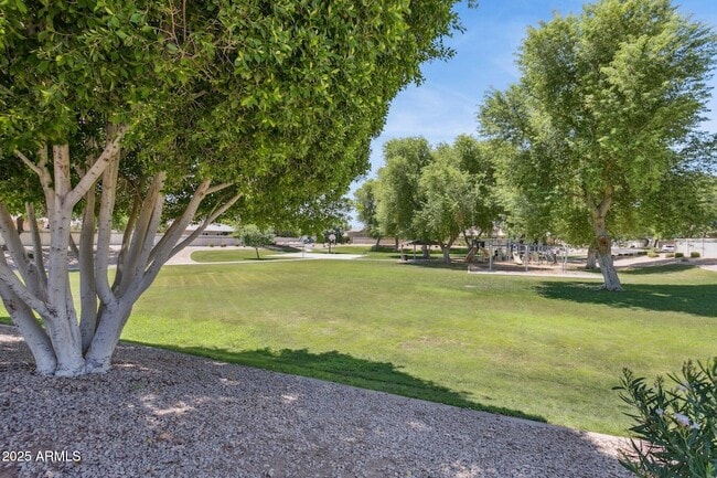 property at 1556 N Rockwell Ct