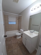 3325 Hanger Ave in Fort Worth, TX - Building Photo - Building Photo