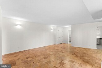 4601 N Park Ave in Chevy Chase, MD - Building Photo - Building Photo