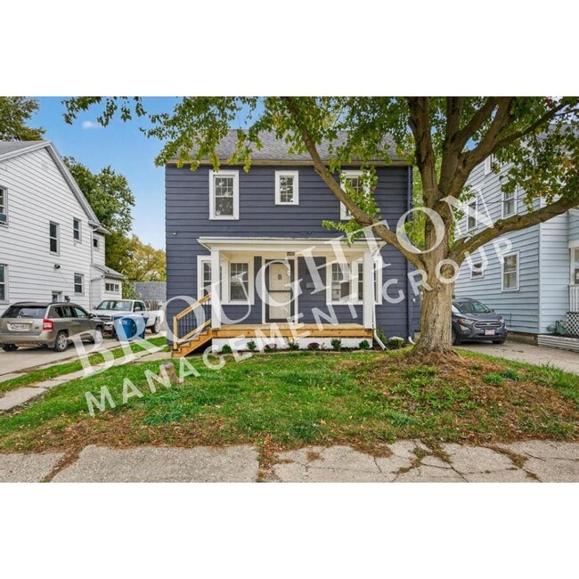 property at 5848 Acoma Dr